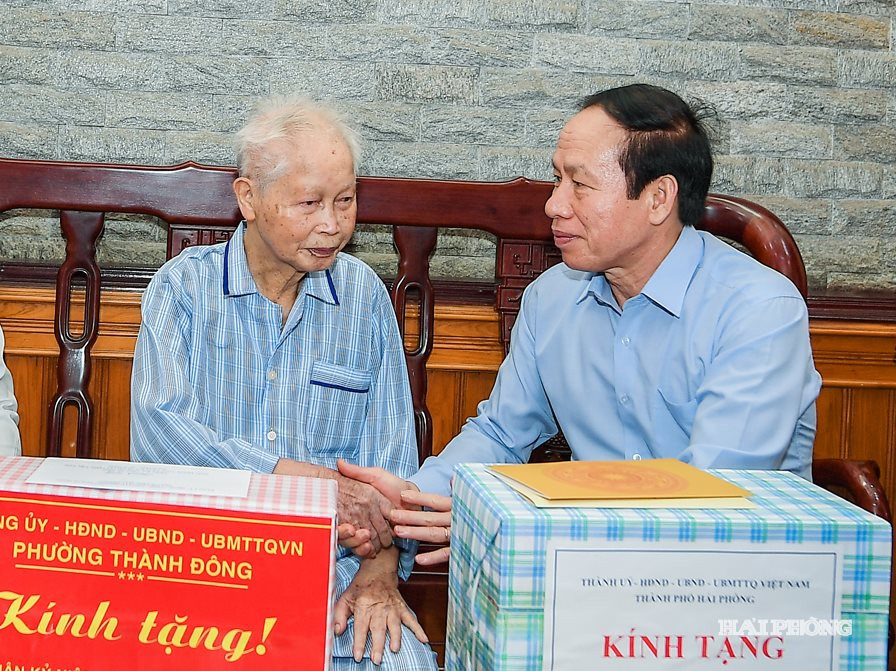 nguoi-co-cong.jpg