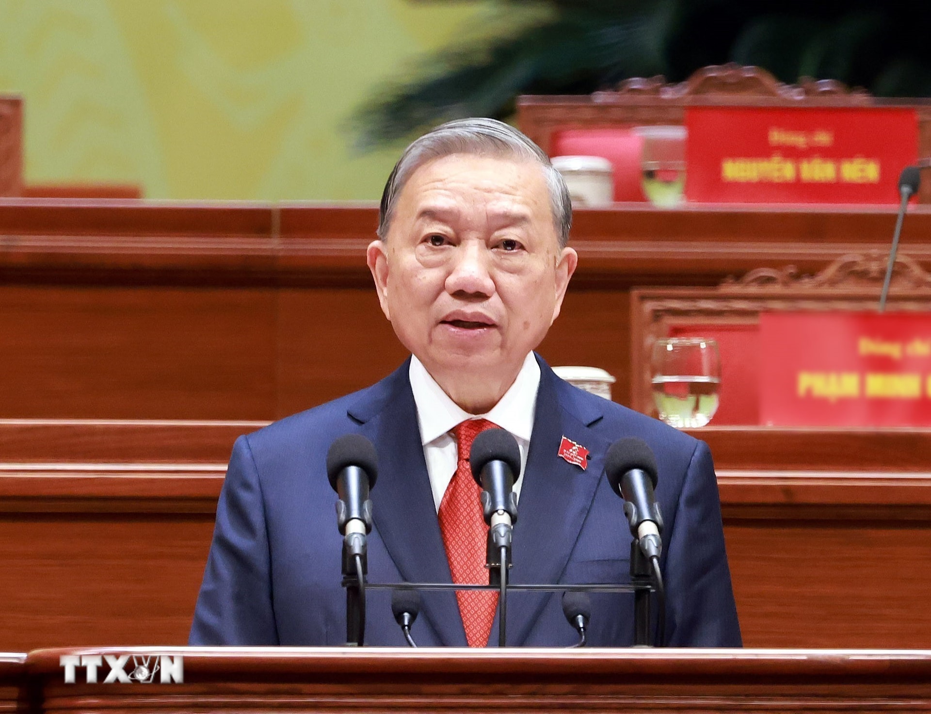 be-mac-dai-hoi-xiv-cua-dang-8.jpg