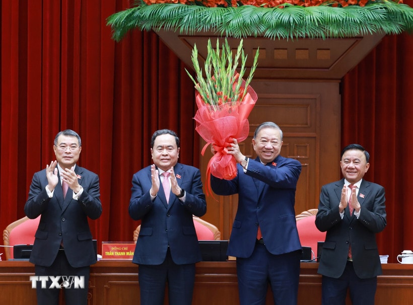 Ban Chấp hành Trung ương Đảng khóa XIV đã thống nhất tuyệt đối bầu đồng chí Tô Lâm, Tổng Bí thư Ban Chấp hành Trung ương Đảng khóa XIII tiếp tục giữ chức Tổng Bí thư Ban Chấp hành Trung ương Đảng khóa XIV. (Ảnh: TTXVN)