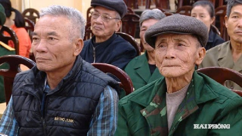 nguoi-cao-tuoi.jpg
