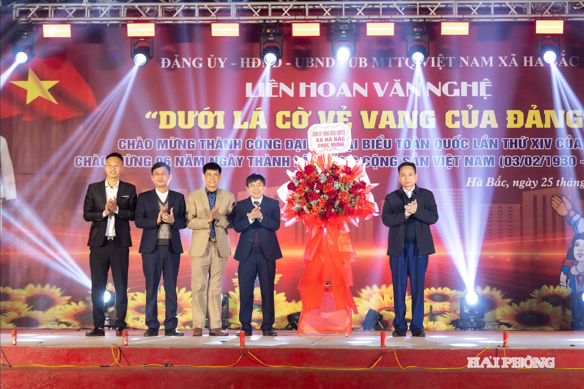lien-hoan-van-nghe-2.jpg