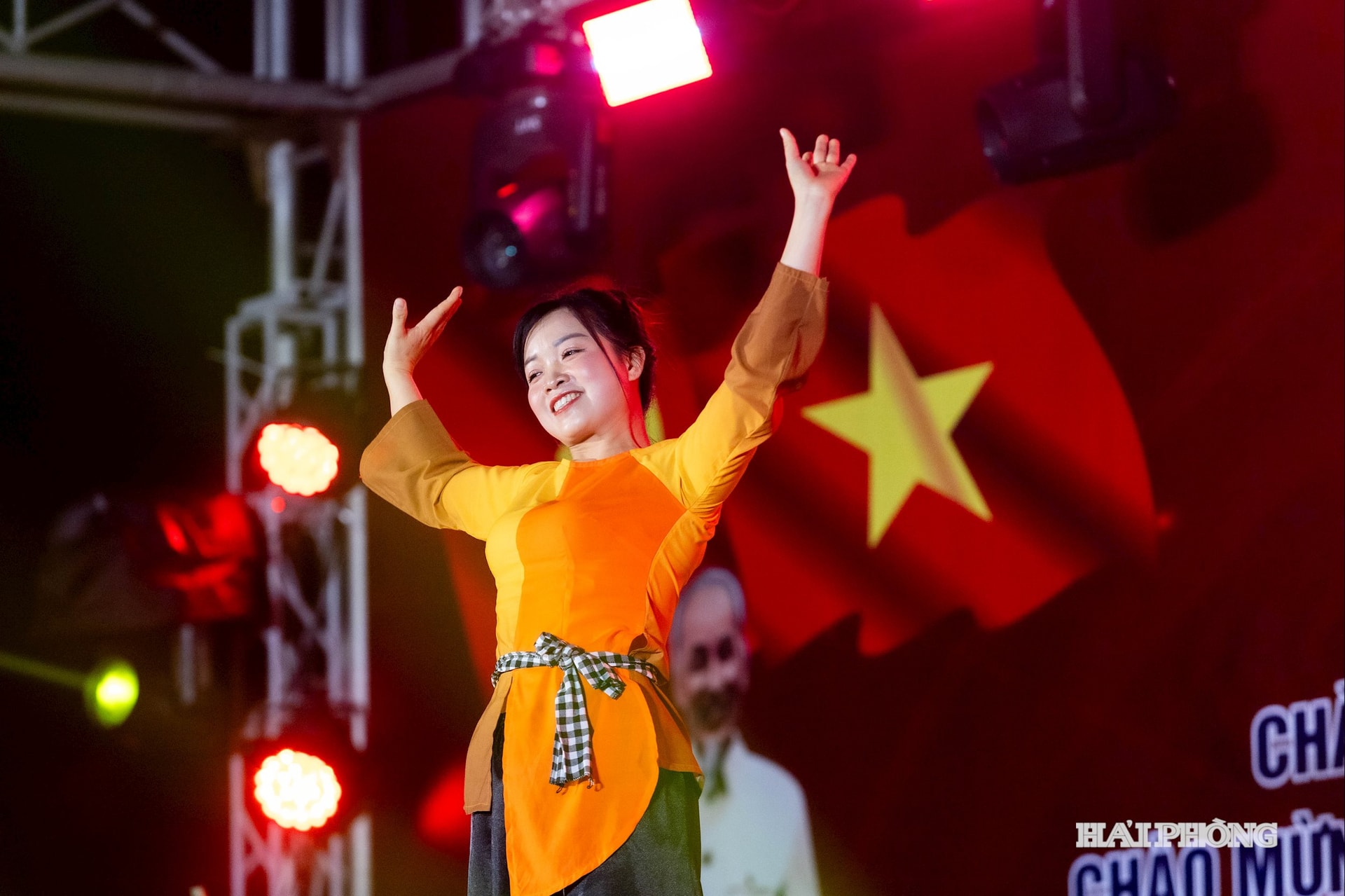 lien-hoan-van-nghe-4.jpg