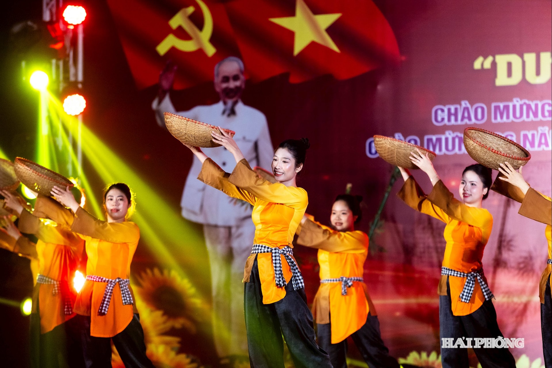 lien-hoan-van-nghe-7.jpg