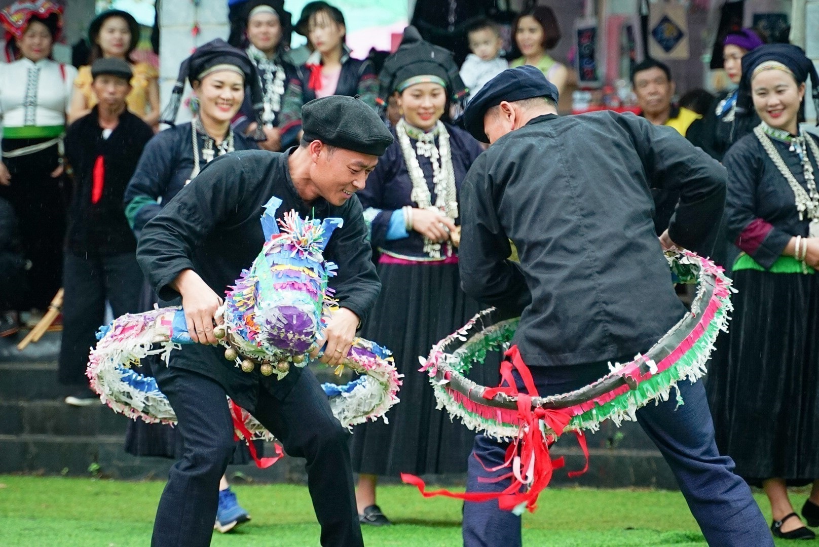 vna-potal-ngay-hoi-non-song-thong-nhat-cua-dong-bao-cac-dan-toc-tai-lang-van-hoa-du-lich-cac-dan-toc-viet-nam-6707626.jpg