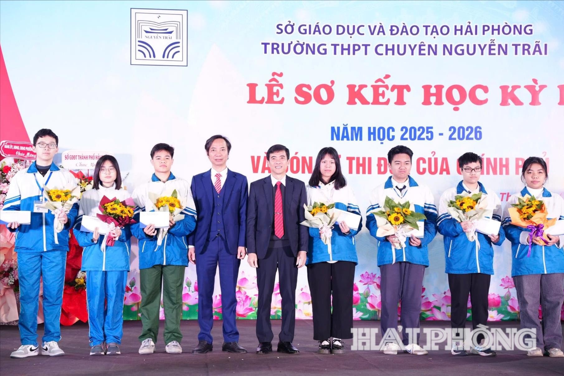 hoc-sinh-nguyen-trai(1).jpg