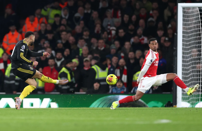 Arsenal thua sốc Man United sân nhà, Ngoại hạng Anh sôi sục - Ảnh 7.