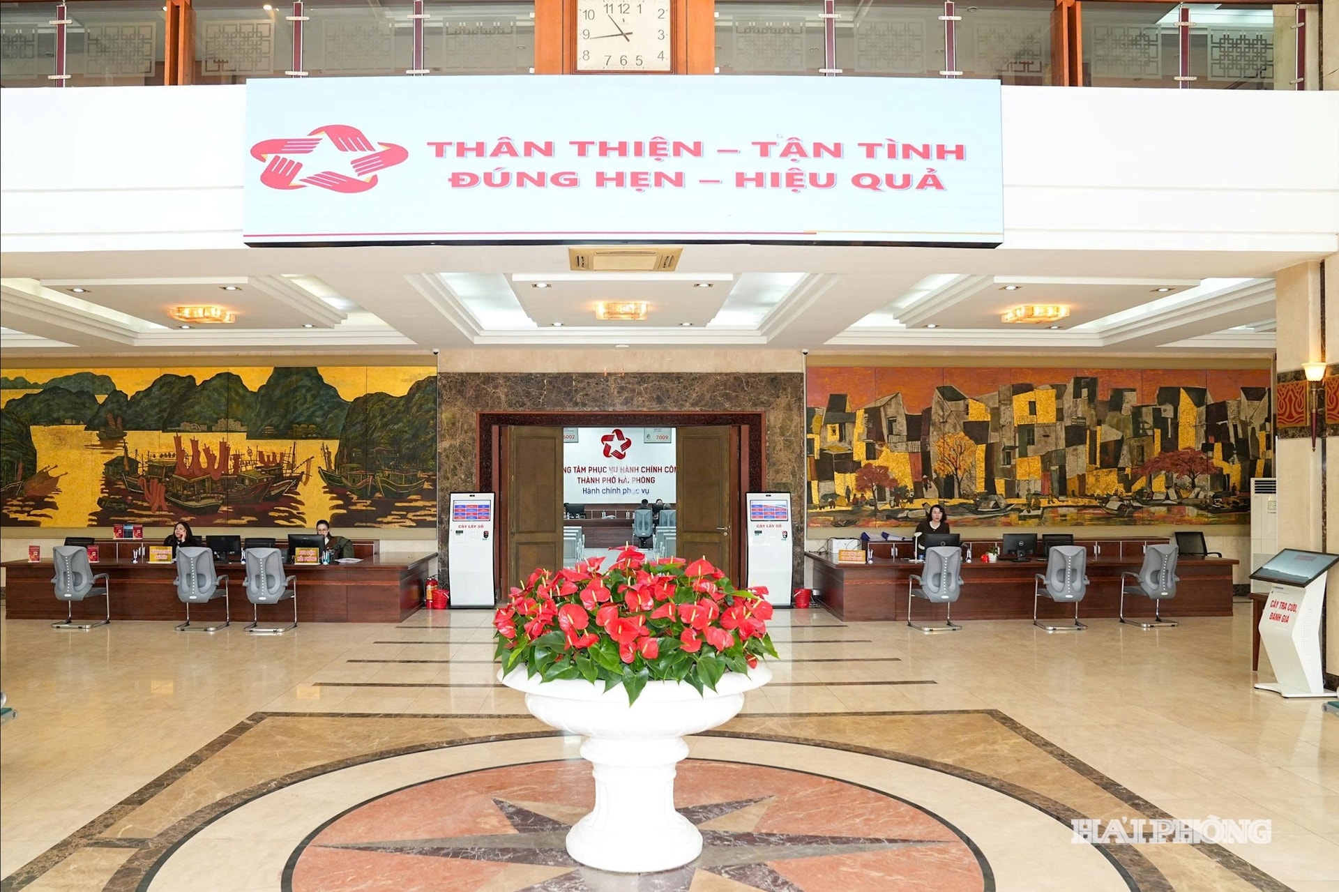 hanh-chinh-cong-2-.jpg