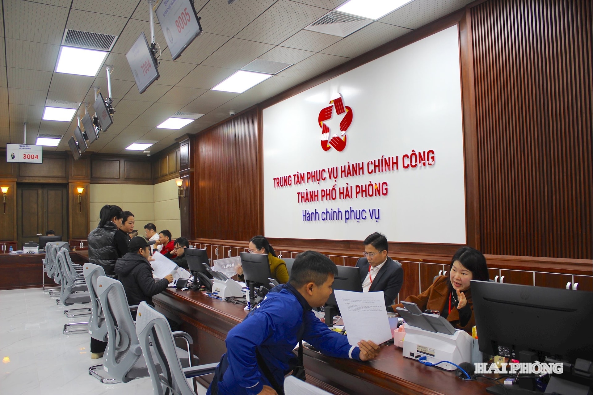 hanh-chinh-cong2.jpg