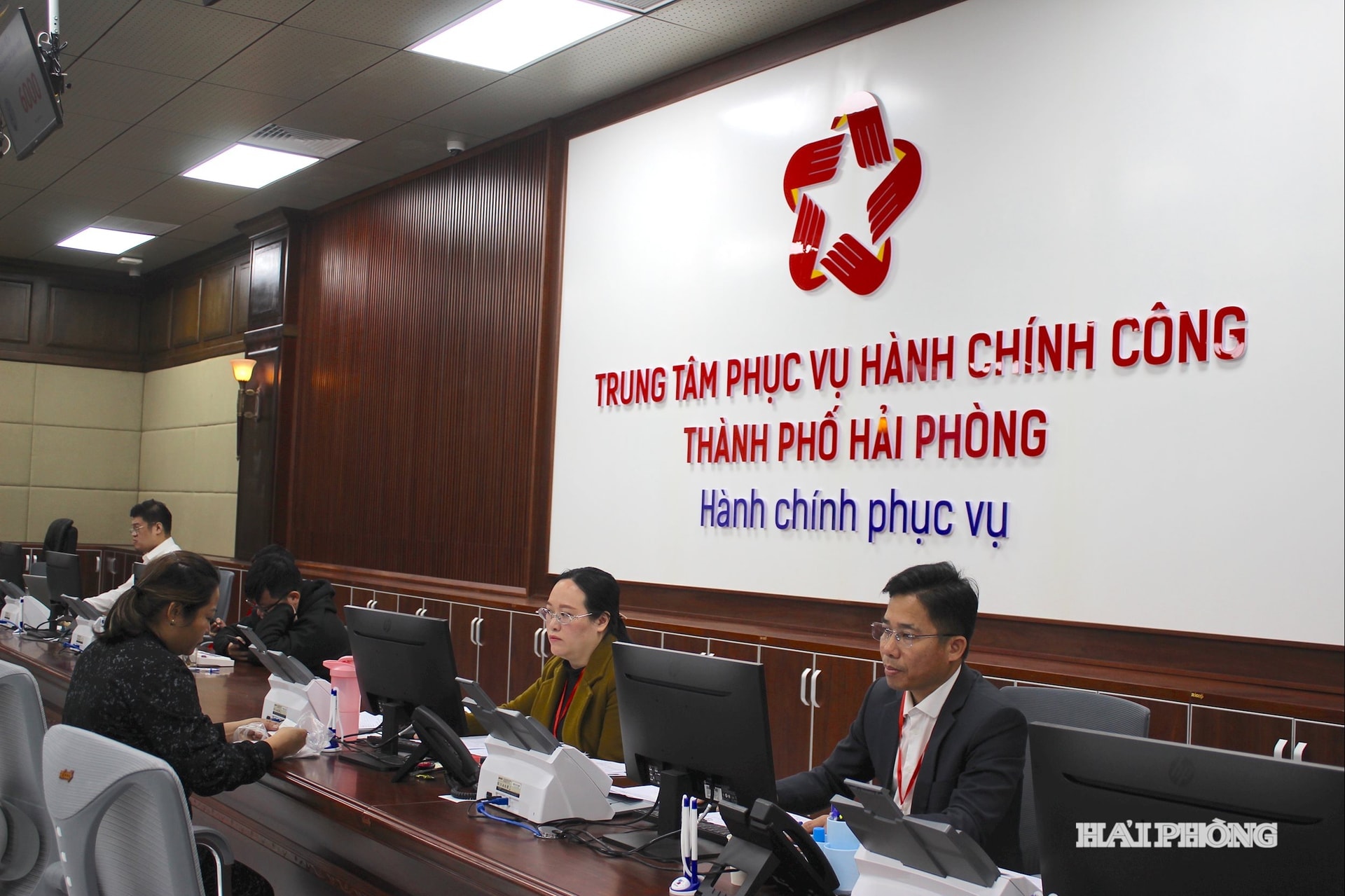 hanh-chinh-cong7.jpg