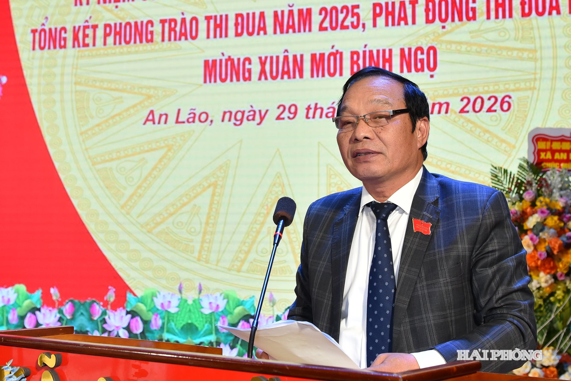 Đồng chí Lê Văn Hiệu, Phó Bí thư Thành uỷ, Chủ tịch HĐND thành phố phát biểu tại buổi lễ.