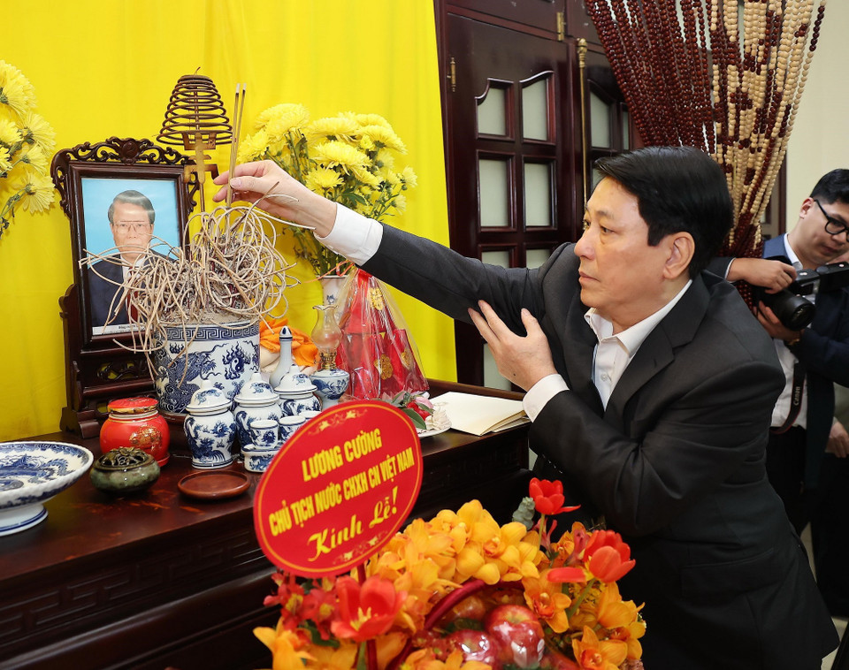 3010-chu-tich-nuoc-tuong-nho-nguyen-lanh-dao-dang-nha-nuoc-1.jpg