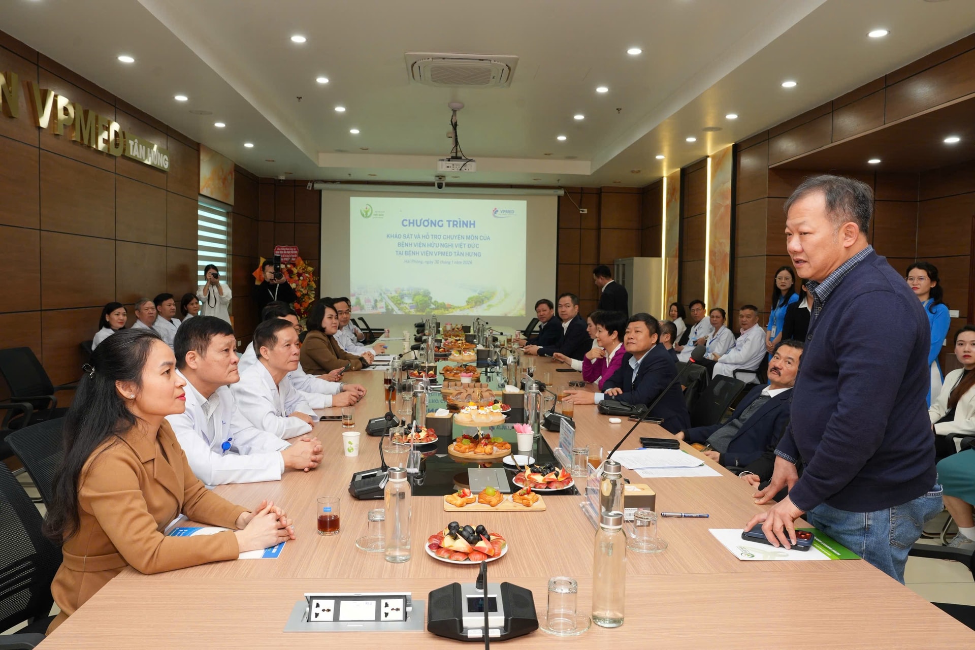 lam-viec(1)-9a14f9b883e1b398e8aa8b6b7d834f11.jpg