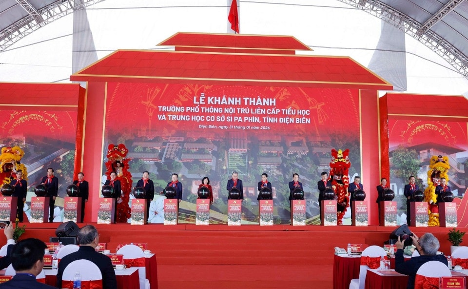 3101-tong-bi-thu-truong-noi-tru-lien-cap-si-pa-phin-10.jpg