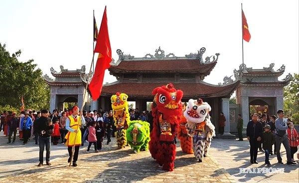 اعلامیه-اما-vuong-trieu-mac-1(1).jpg
