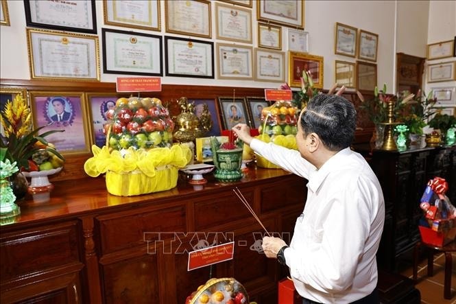 Chủ tịch Quốc hội Trần Thanh Mẫn tưởng nhớ đồng chí Võ Văn Kiệt.