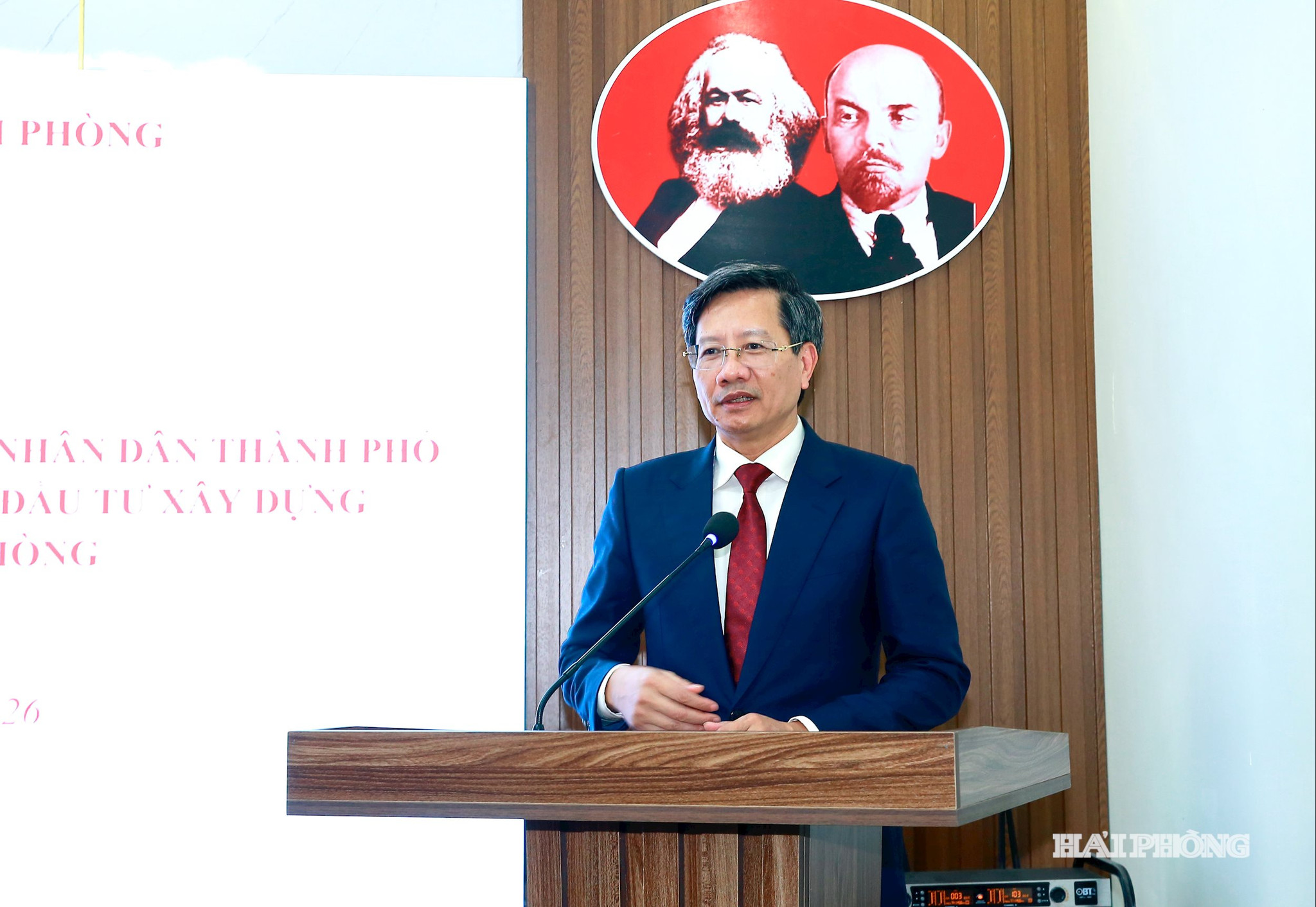 Đồng chí Lê Anh Quân, Uỷ viên Ban Thường vụ Thành uỷ, Phó chủ tịch Thường trực UBND thành phố phát biểu giao nhiệm vụ.