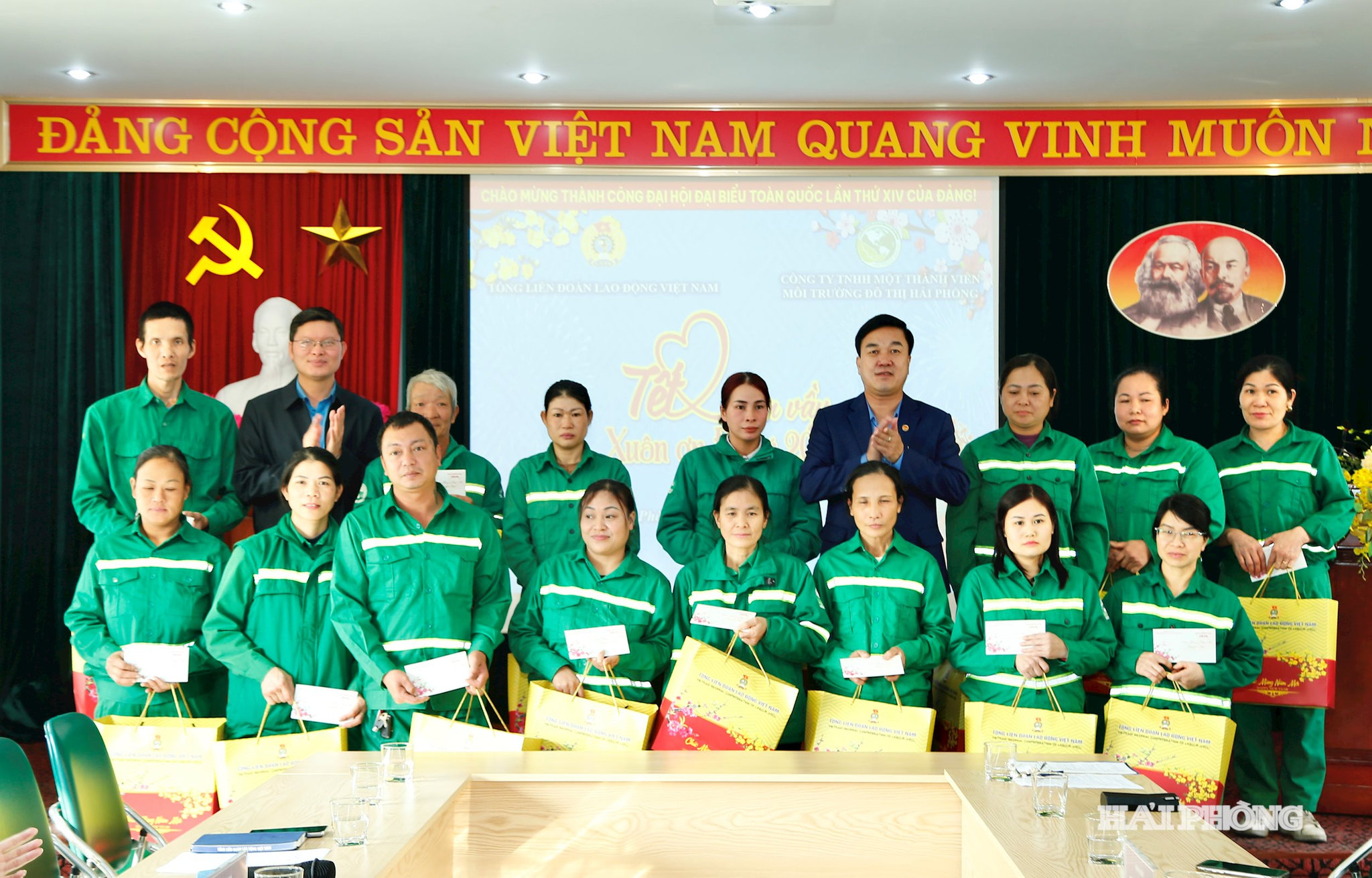 -tang-qua-3