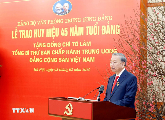 Tổng Bí thư Tô Lâm phát biểu. (Ảnh: Thống Nhất/TTXVN) ttxvn-le-trao-huy-hieu-45-nam-tuoi-dang-tang-tong-bi-thu-to-lam-03-6.jpg