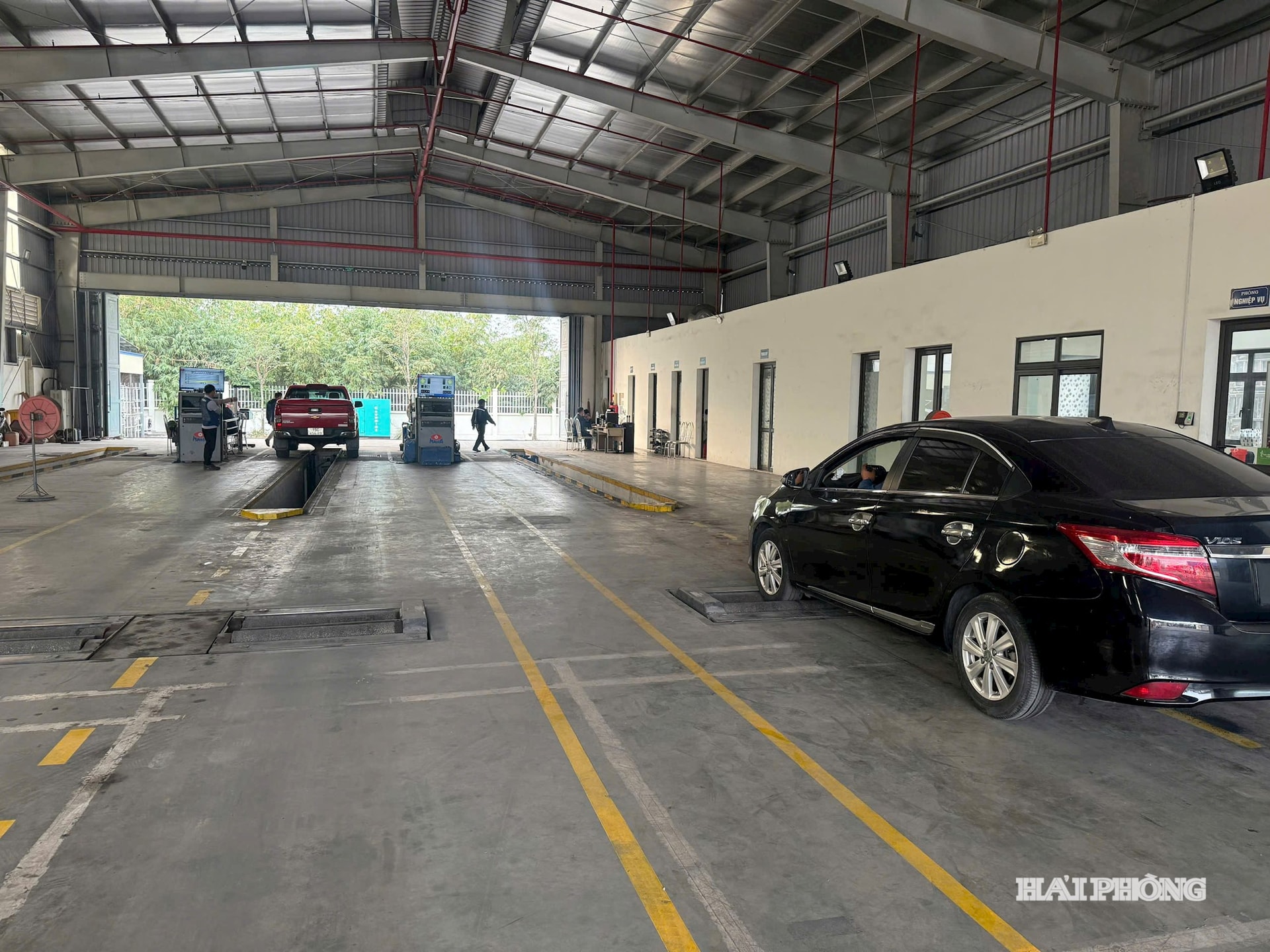 Hoạt động đăng kiểm xe cơ giới tại nhiều trung tâm trên địa bàn Hải Phòng khá thông thoáng, thuận lợi.