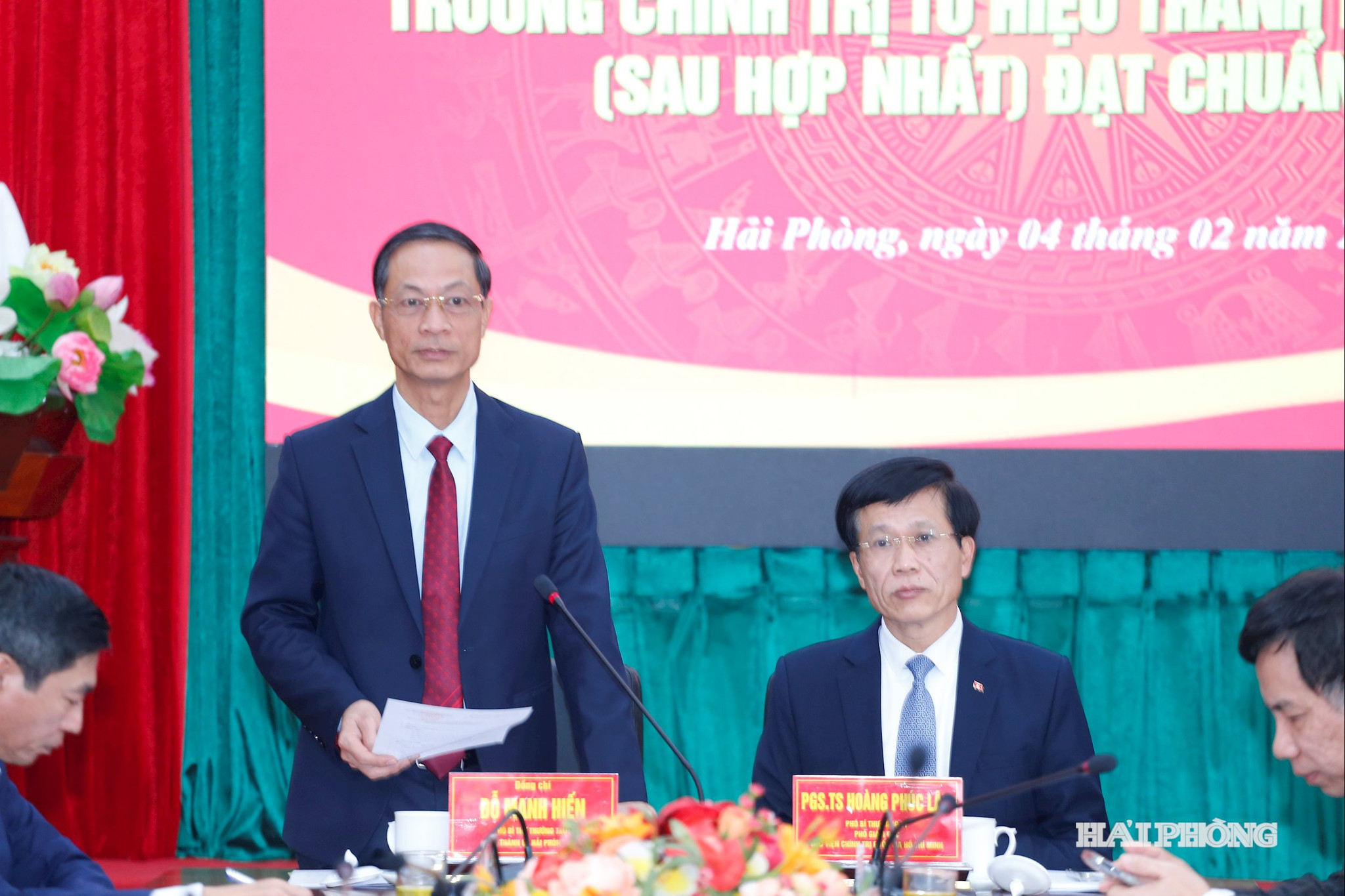 Đòng chí Đỗ Mạnh Hiến, Phó bí thư Thường trực Thành ủy phát biểu tại cuộc làm việc.