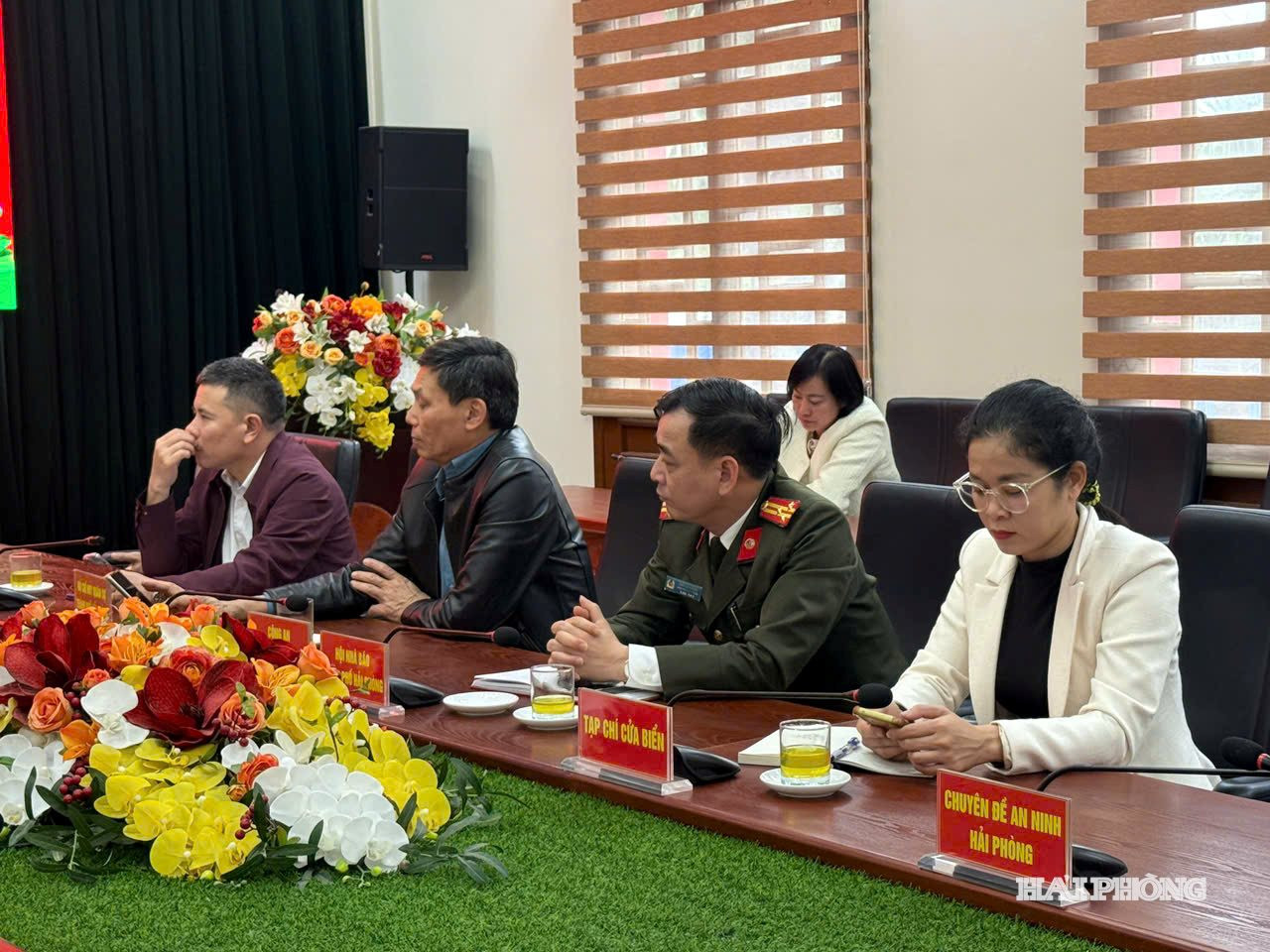 chinh-luan2.jpg