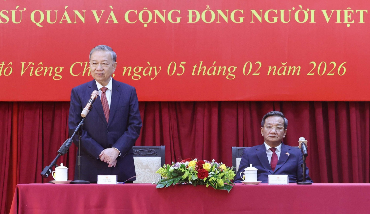 tong-bi-thu-to-lam-gap-mat-cong-dong-nguoi-viet-nam-tai-lao.jpg