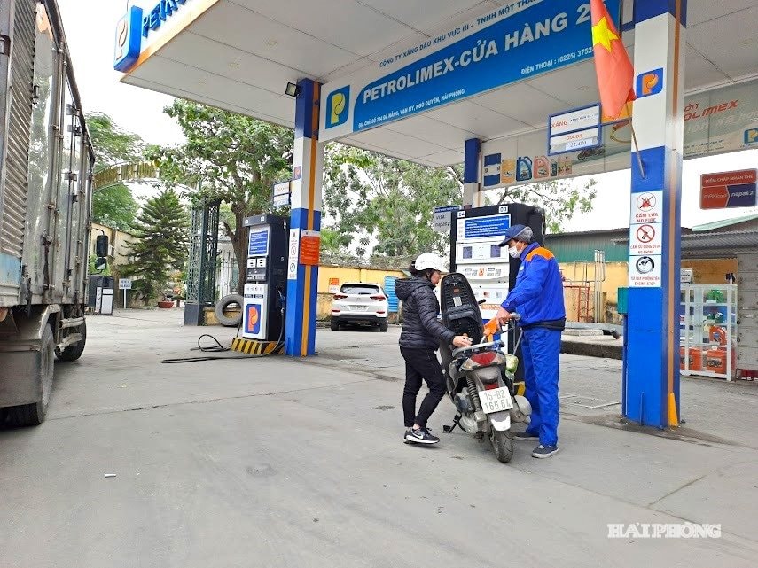Một cửa hàng xăng dầu Petrolimex tại phường Ngô Quyền, thành phố Hải Phòng. Ảnh: THIÊN LONG