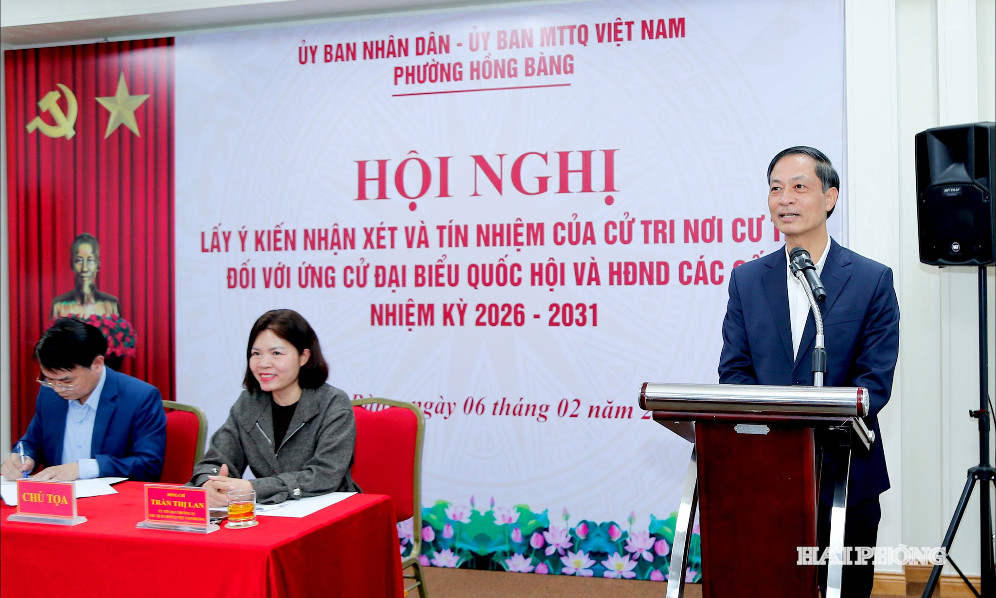 Đồng chí Đỗ Mạnh Hiến, Phó bí thư Thường trực Thành ủy thay mặt các đại biểu ửng cử Đại biểu Quốc hội, Hội đồng nhân dân các cấp nhiệm kỳ 2026-2031 phát biểu tiếp thu ý kiến của cử tri tại hội nghị.