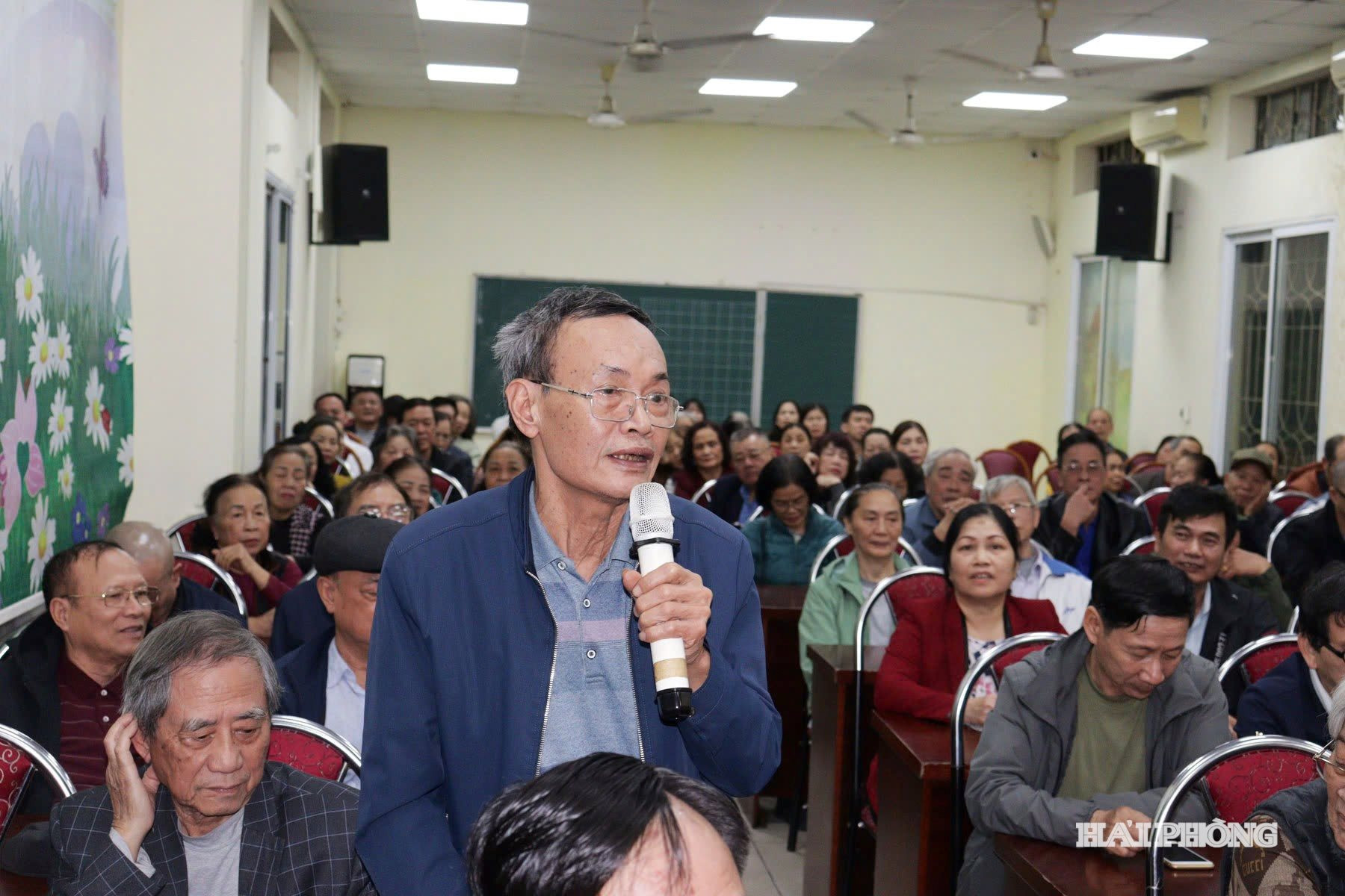 hoi-nghi..jpg