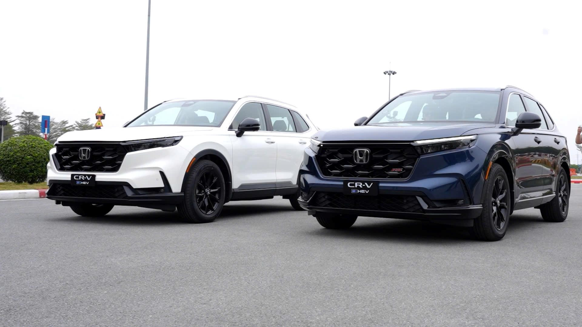 Phiên bản CR-V e:HEV L có giá dễ tiếp cận hơn nhưng vẫn đầy đủ tiện nghi.