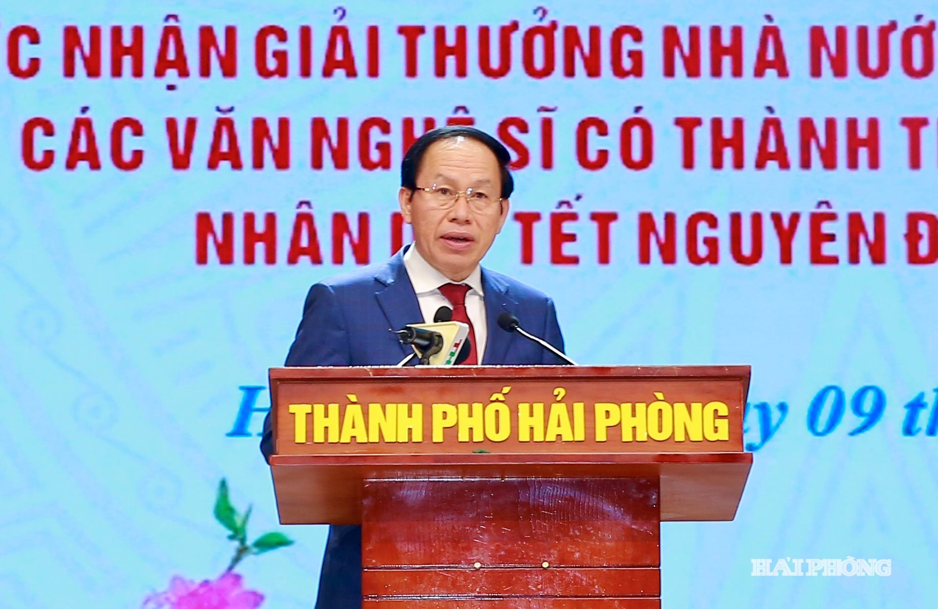 Đồng chí Lê Tiến Châu, Uỷ viên Trung ương Đảng, Bí thư Thành uỷ, Trưởng đoàn đại biểu Quốc hội Hải Phòng phats biểu tại cuộc tiếp xúc, chúc tết các giáo sư, nhà giáo, bác sĩ, văn nghệ sĩ tiêu biểu của thành phố nhân dịp đón Xuân Bính Ngọ
