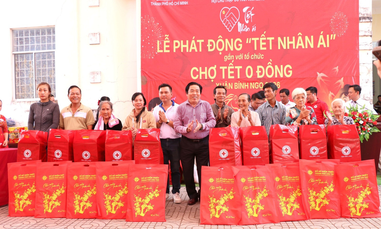vinh-long-phat-dong-tet-nhan-ai-xuan-binh-ngo-2026-gan-voi-cho-tet-0-dong-8580485.jpg
