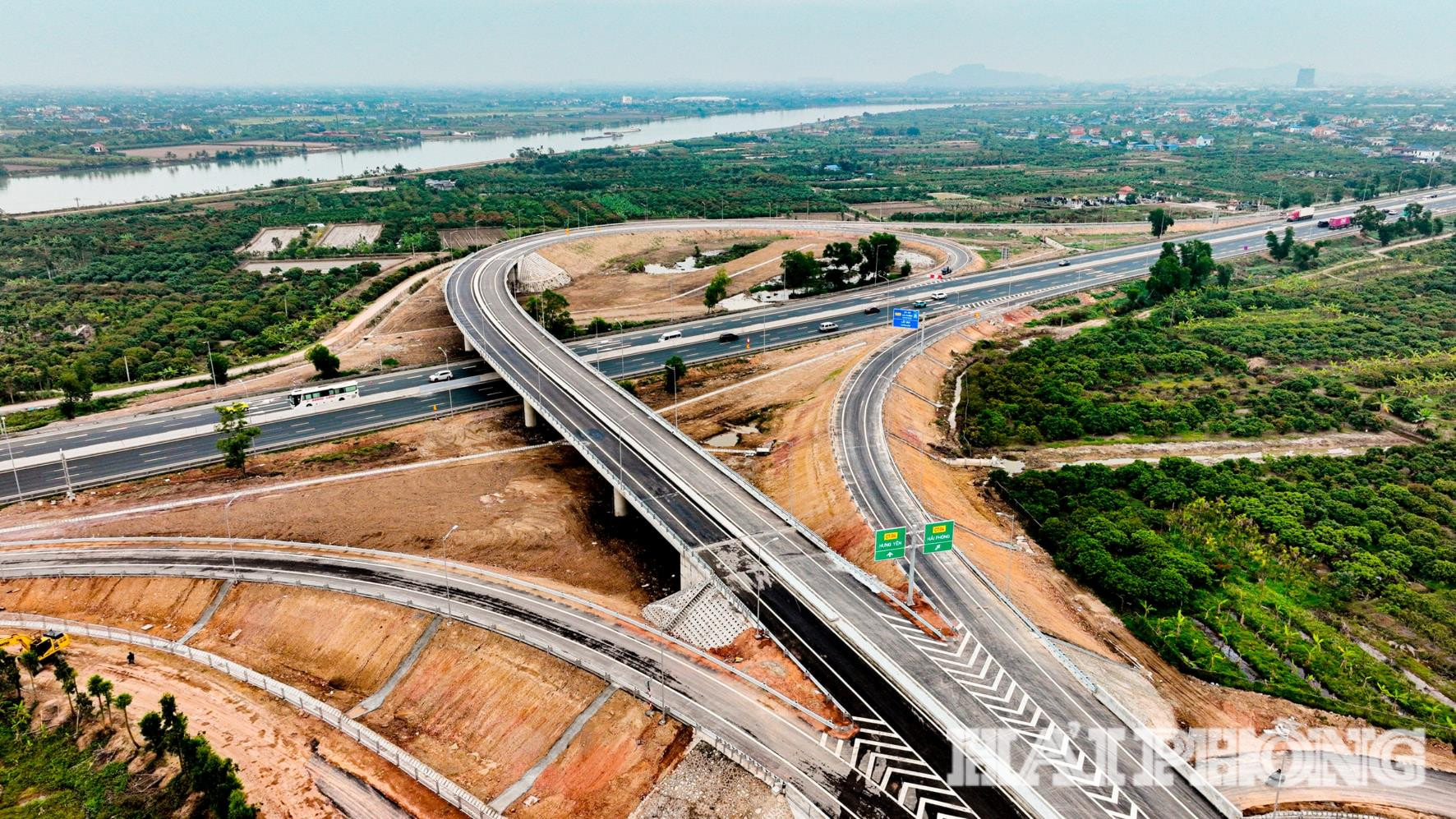 Dự án thi công kết nối đường 390 với đường ô tô cao tốc Hà Nội - Hải Phòng tại xã Hà Đông được Tổng công ty Phát triển đô thị Kinh Bắc tài trợ với tổng kinh phí 350 tỷ đồng.
