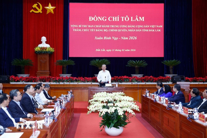 ttxvn-tong-bi-thu-tham-chuc-tet-dang-bo-chinh-quyen-va-nhan-dan-tinh-dak-lak10.jpg
