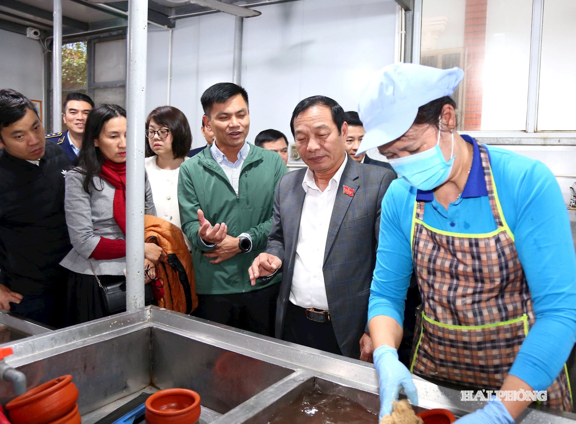 Đồng chí Lê Văn Hiệu, Phó bí thư Thành ủy, Chủ tịch HĐND thành phố cùng các Ban, Ngành kiểm tra cơ sở sản xuất Công ty TNHH thực phẩm Sovi