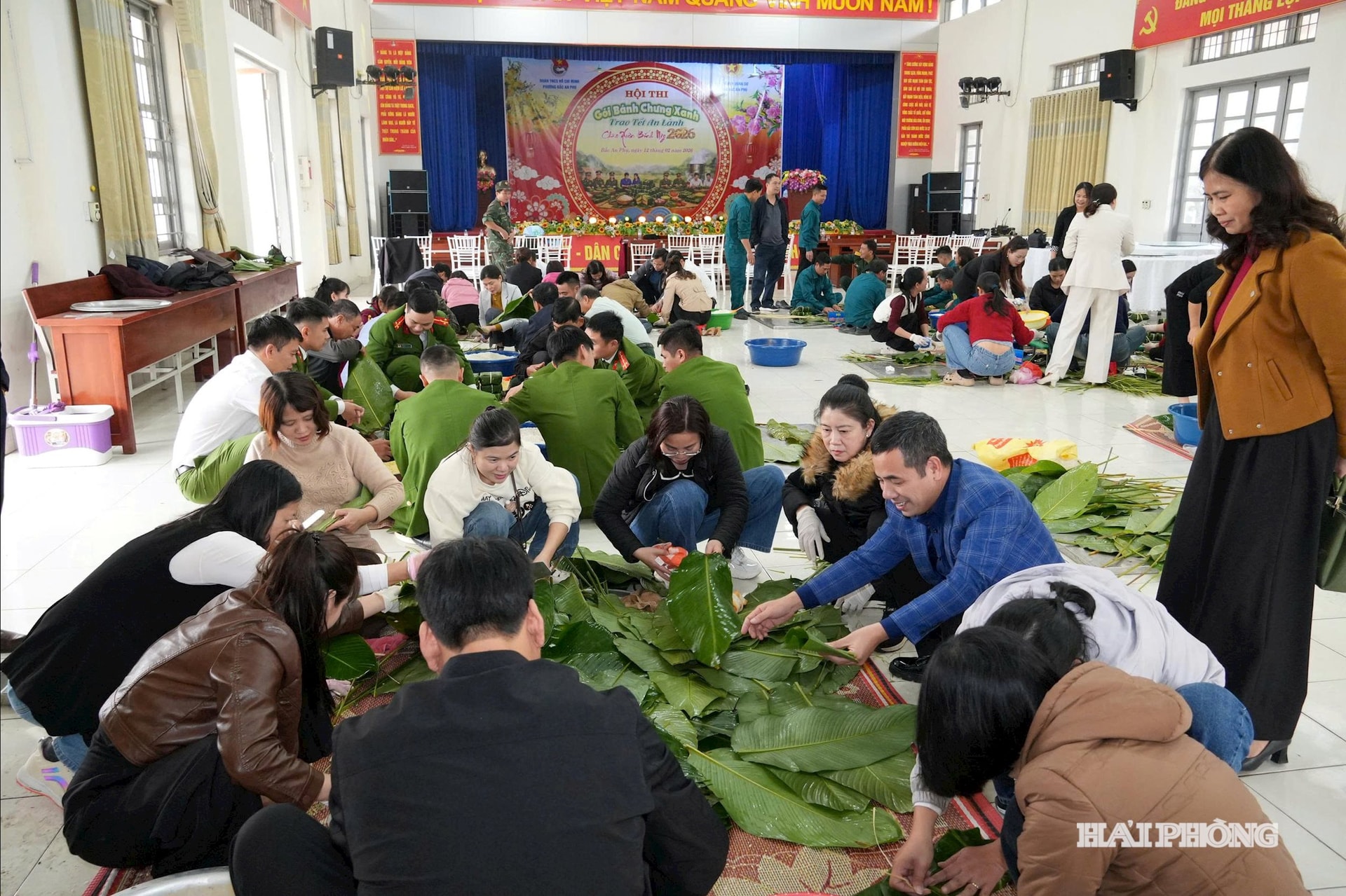 hoi-thi.jpg