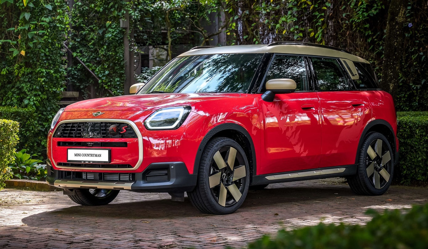 mini-countryman-s-fiery-stallion-2.jpg