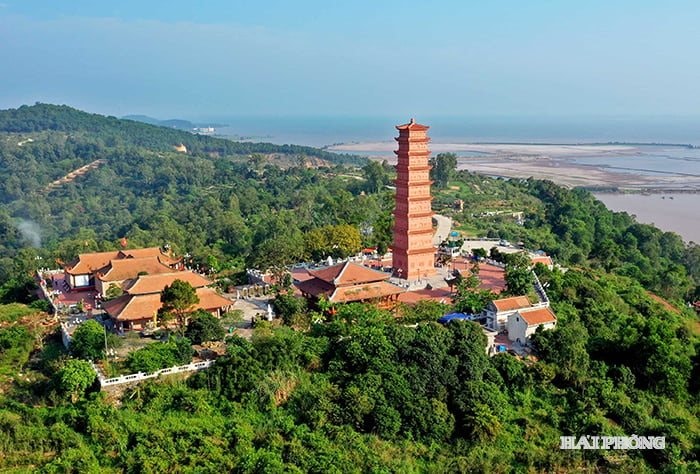 thap-tuong-long-1.jpg