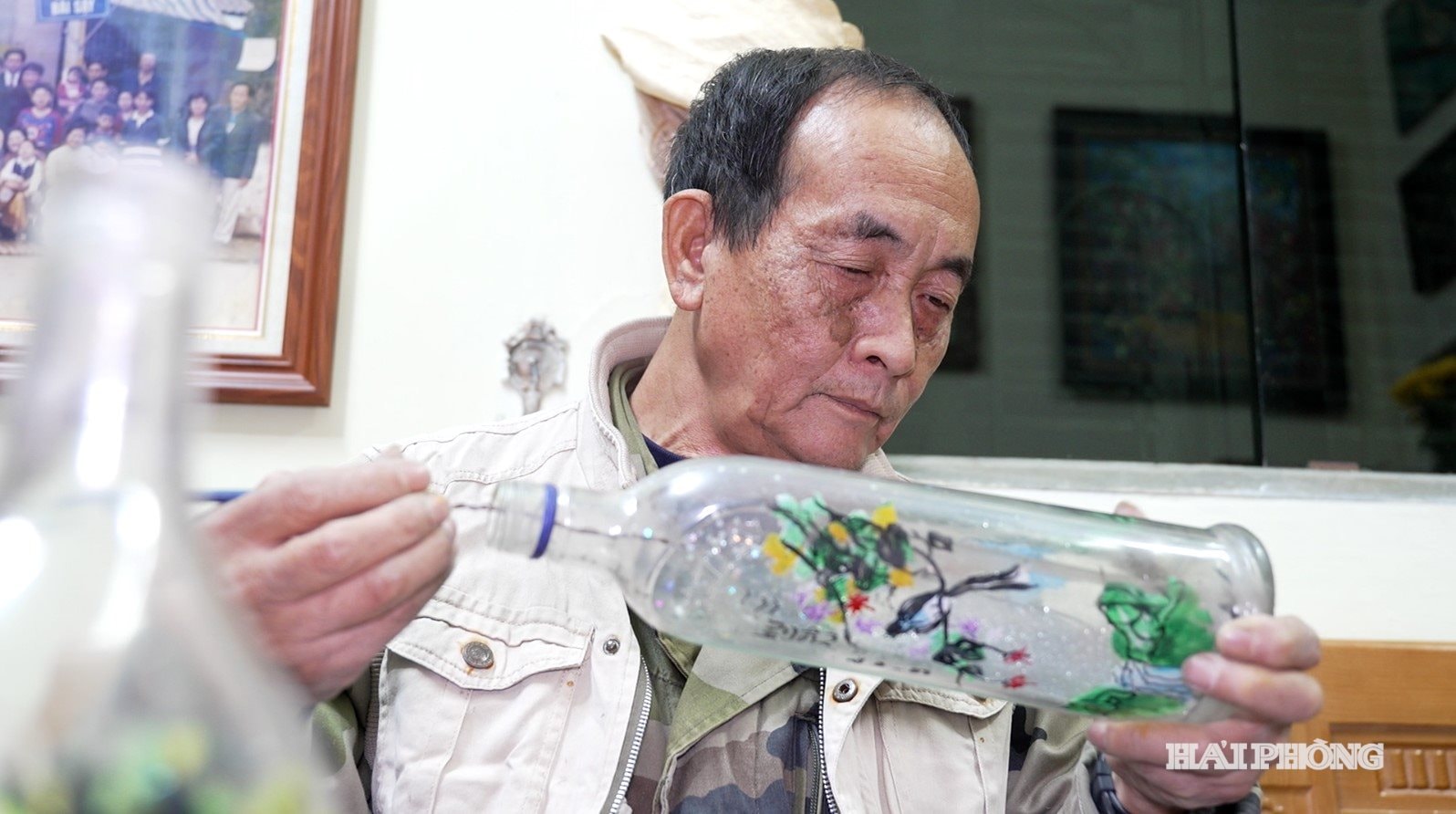 ve-tranh-trong-chai.jpg