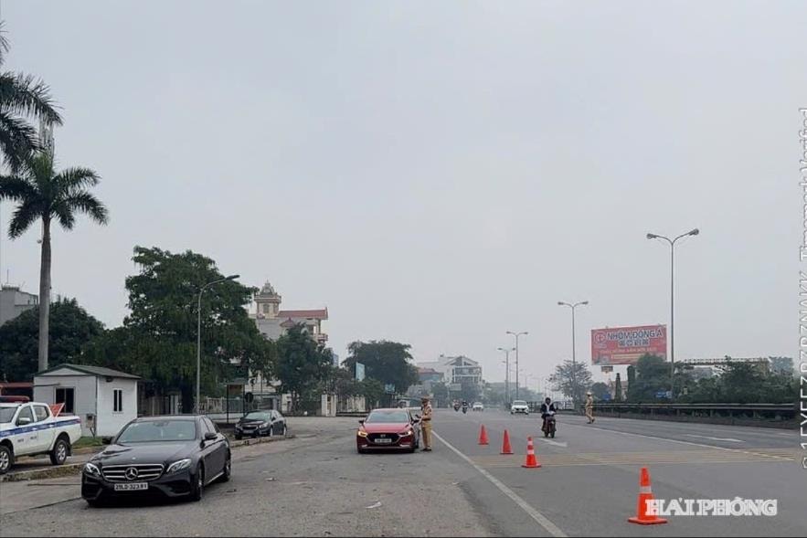Cảnh sát giao thông Hải Phòng tiếp tục duy trì các tổ công tác trên các tuyến đường trọng điểm, tập trung xử lý vi phạm nồng độ cồn.