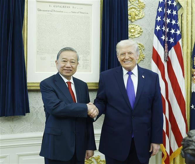 Tổng Bí thư Tô Lâm gặp Tổng thống Hoa Kỳ Donald Trump. (Ảnh: Thống Nhất/TTXVN)