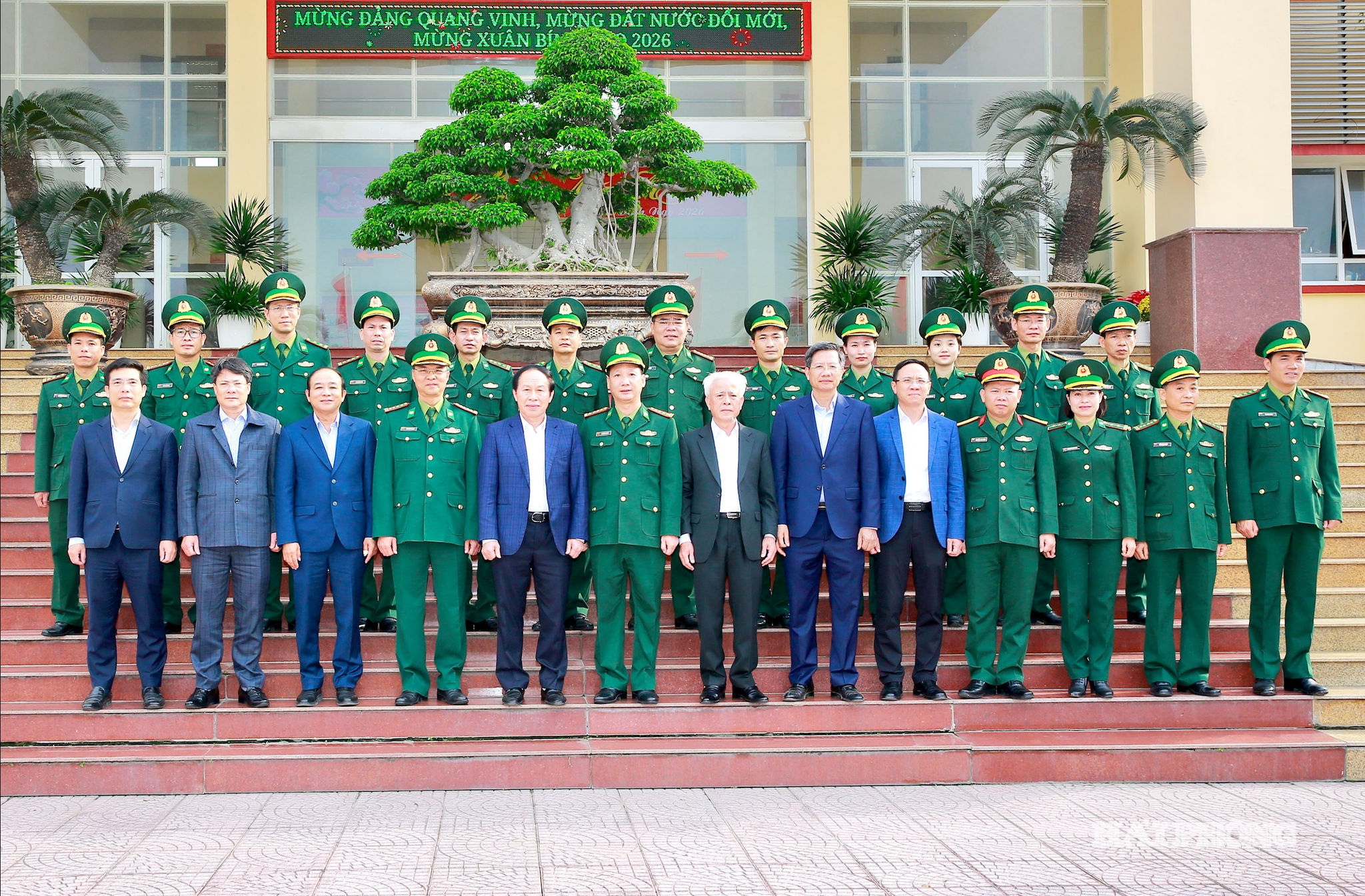 Đồng chí Lê Tiến Châu, Uỷ viên Trung ương Đảng, Bí thư Thành uỷ, Trưởng đoàn đại biểu quốc hội Hải Phòng thăm và làm việc tại Ban chỉ huy BĐBP thành phố.
