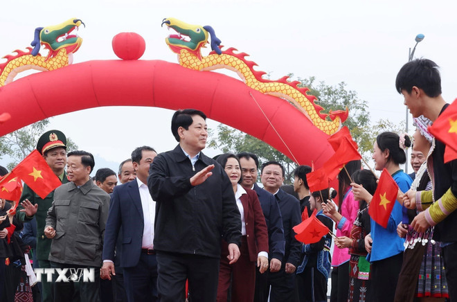 Chủ tịch nước Lương Cường dự Lễ phát động “Tết trồng cây đời đời nhớ ơn Bác Hồ” tại phường Lào Cai, tỉnh Lào Cai. (Ảnh: Lâm Khánh/TTXVN) ttxvn-chu-tich-nuoc-du-le-phat-dong-tet-trong-cay-nam-2026-23-6.jpg