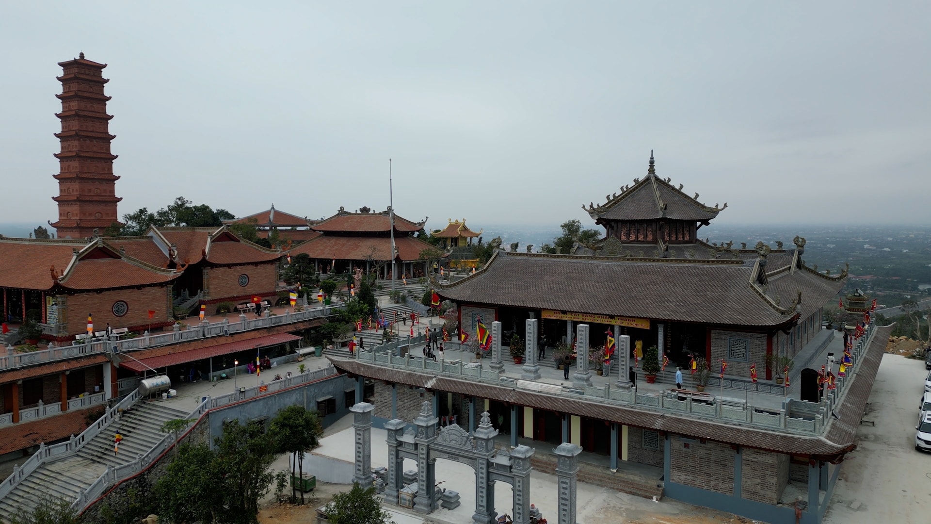 Toàn cảnh đền