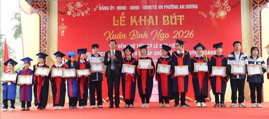 viet-chu-8-7747dda705415b448a1d21567e63343d(1).jpg
