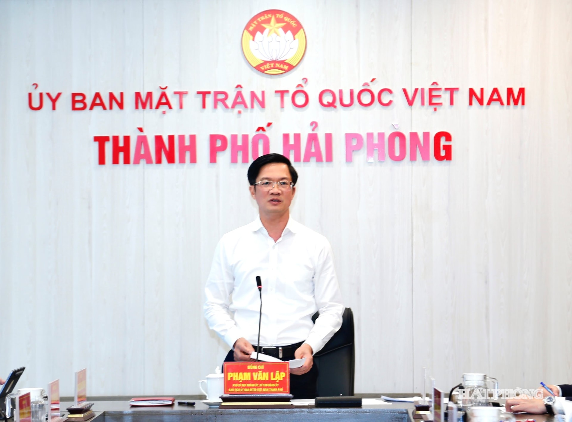 Đồng chí Phạm Văn Lập, Phó bí thư Thành uỷ, Chủ tịch Mặt trận Tổ quốc Việt Nam thành phố Hải Phòng chủ trì hội nghị.