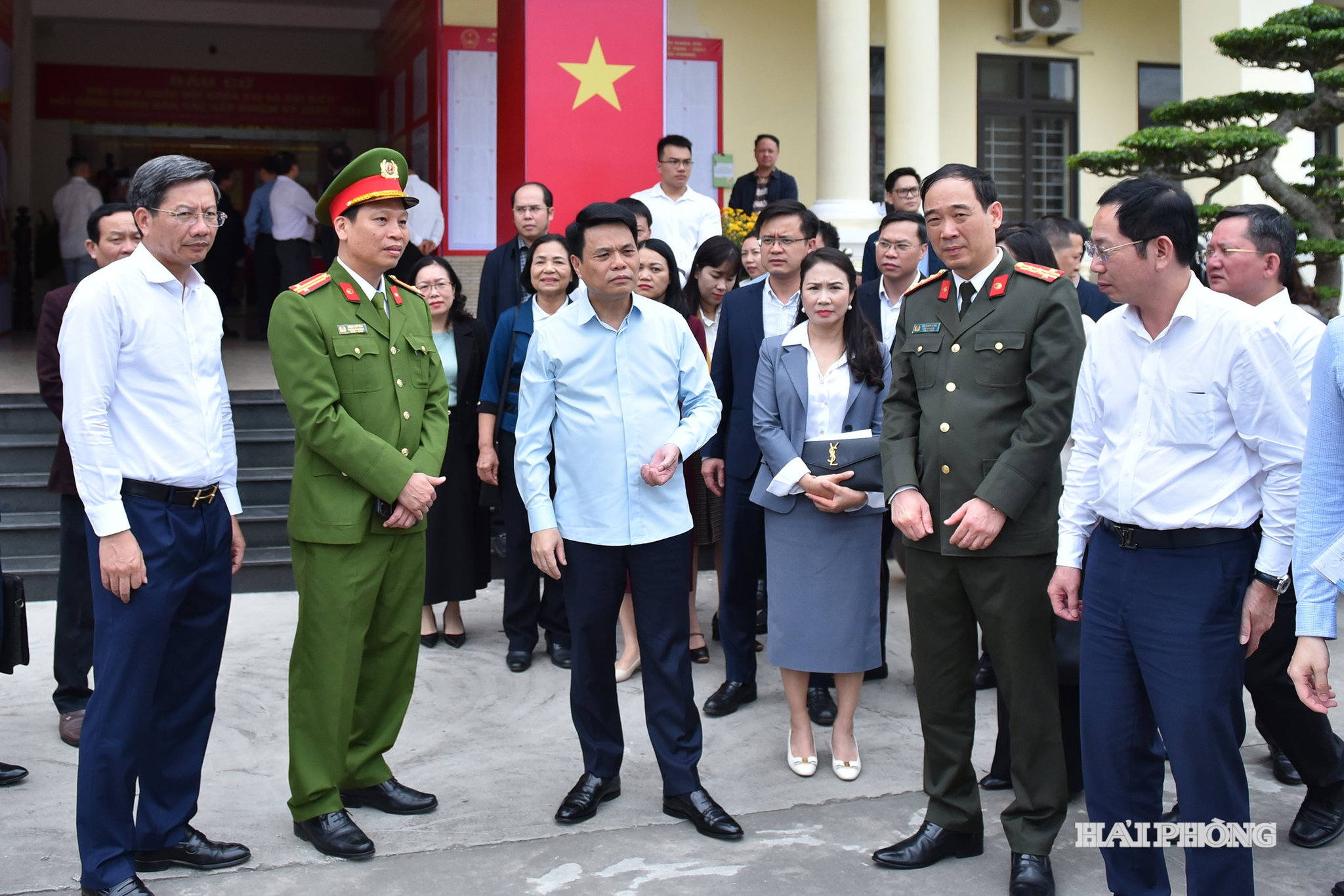 Đồng chí Lê Ngọc Châu, Uỷ viên Trung ương Đảng, Phó Bí thư Thành uỷ, Chủ tịch UBND thành phố, Phó Chủ tịch Thường trực Ủy ban Bầu cử thành phố kiểm tra công tác chuẩn bị bầu cử đại biểu Quốc hội khoá XVI và đại biểu HĐND các cấp nhiệm kỳ 2026 - 2031 tại phường Hải An.