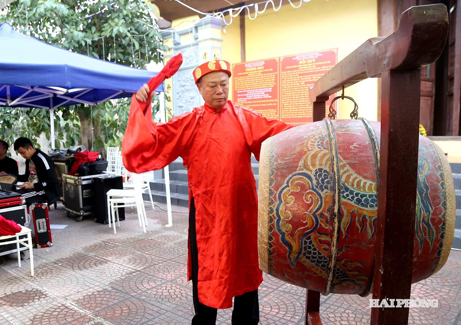 danh-trong-khai-hoi.jpg