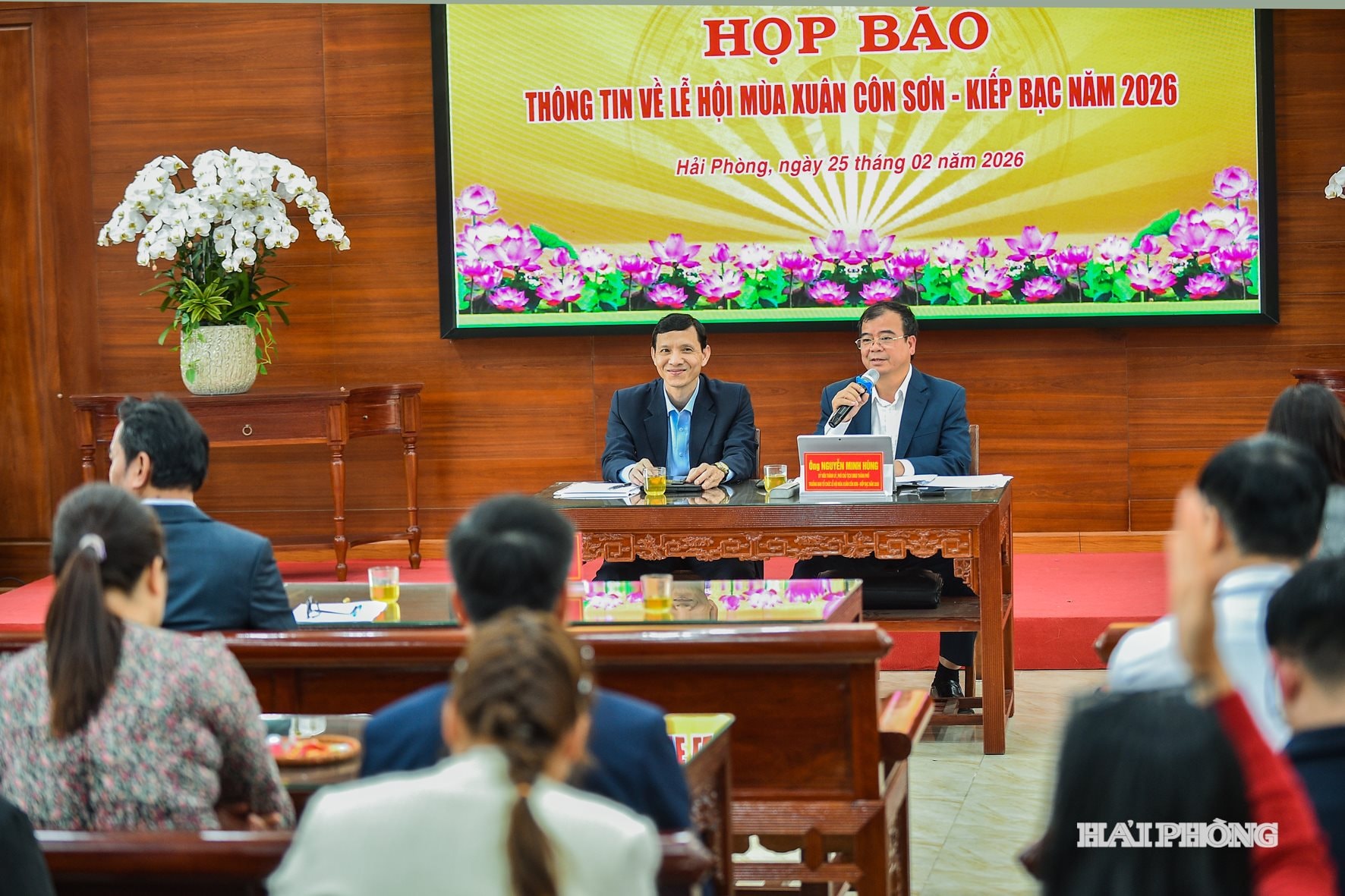 hop-bao-con-son4.jpg