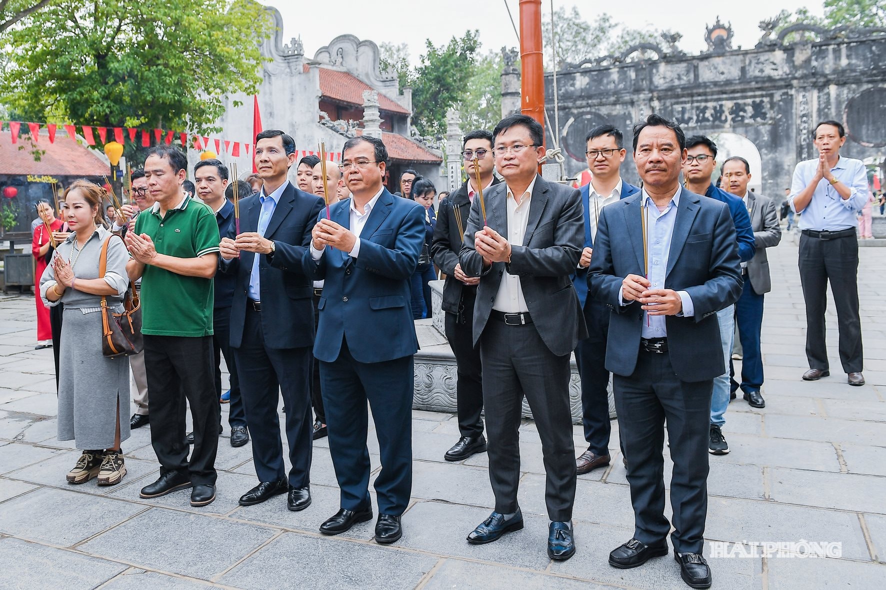 hop-bao-con-son6.jpg